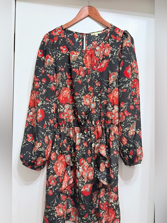 Gianni Bini Dresses & Skirts - Gianni Bini, flowy midi dress.